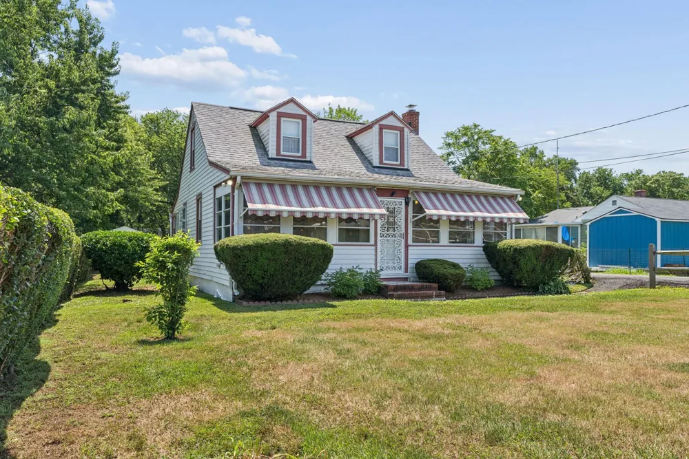 19 OLD SOLOMONS ISLAND ROAD Annapolis, MD 21401