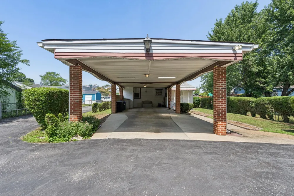 19 OLD SOLOMONS ISLAND ROAD Annapolis, MD 21401