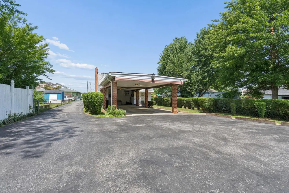 19 OLD SOLOMONS ISLAND ROAD Annapolis, MD 21401