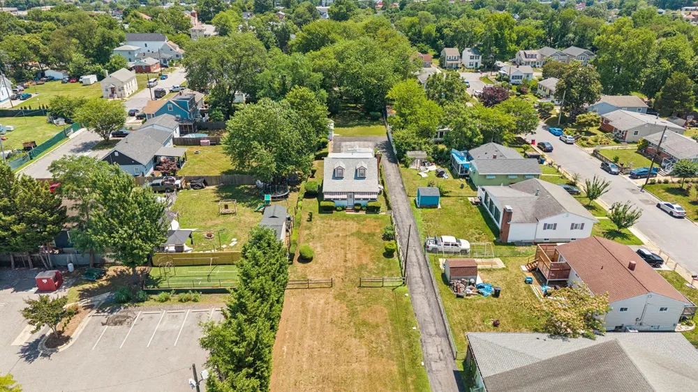 19 OLD SOLOMONS ISLAND ROAD Annapolis, MD 21401