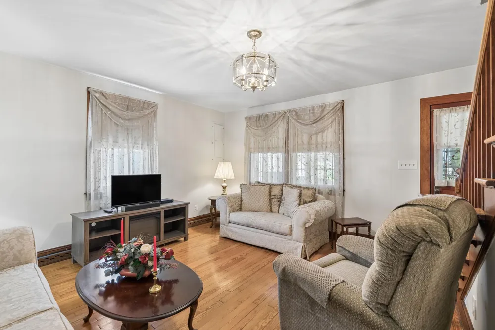 19 OLD SOLOMONS ISLAND ROAD Annapolis, MD 21401