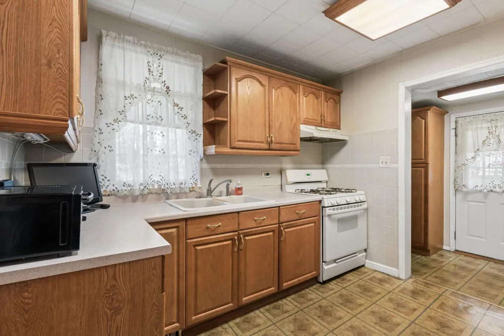19 OLD SOLOMONS ISLAND ROAD Annapolis, MD 21401