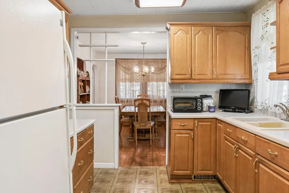 19 OLD SOLOMONS ISLAND ROAD Annapolis, MD 21401
