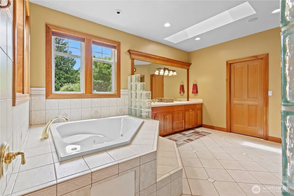 2110 43rd Street SE Puyallup, WA 98372