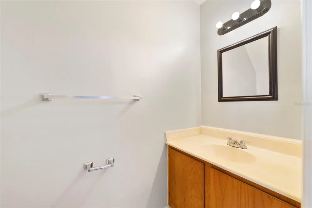 605 CASA PARK COURT #H Winter Springs, FL 32708