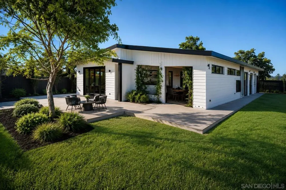 36 W Altadena Dr. Altadena, CA 91101