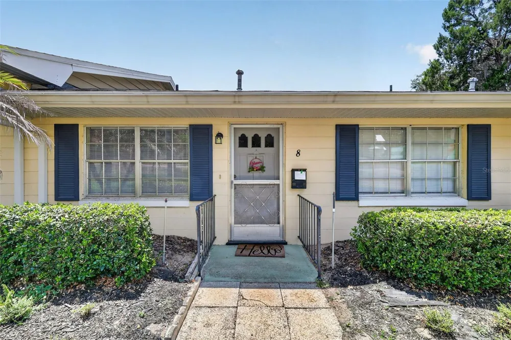 445 S GRANDVIEW STREET #8 Mount Dora, FL 32757