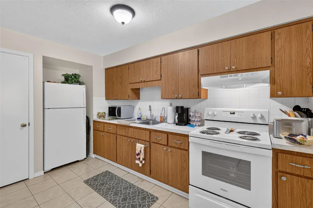 445 S GRANDVIEW STREET #8 Mount Dora, FL 32757