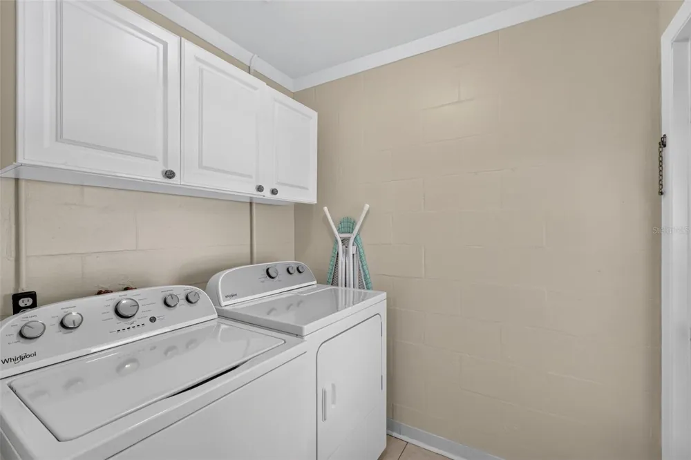 445 S GRANDVIEW STREET #8 Mount Dora, FL 32757