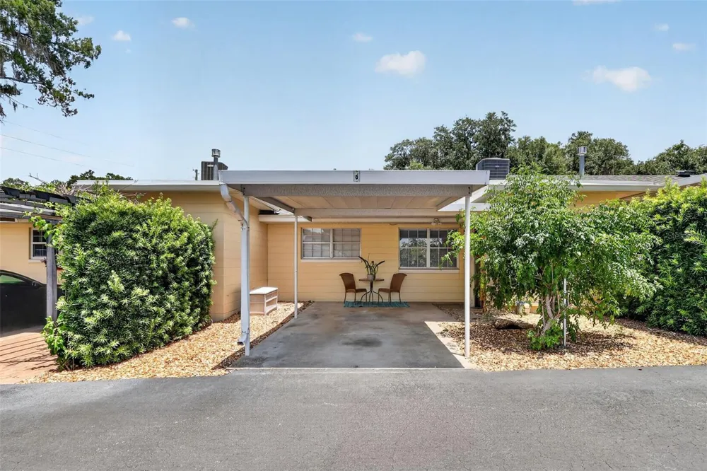 445 S GRANDVIEW STREET #8 Mount Dora, FL 32757