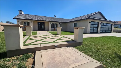 14230 Avenida Munoz