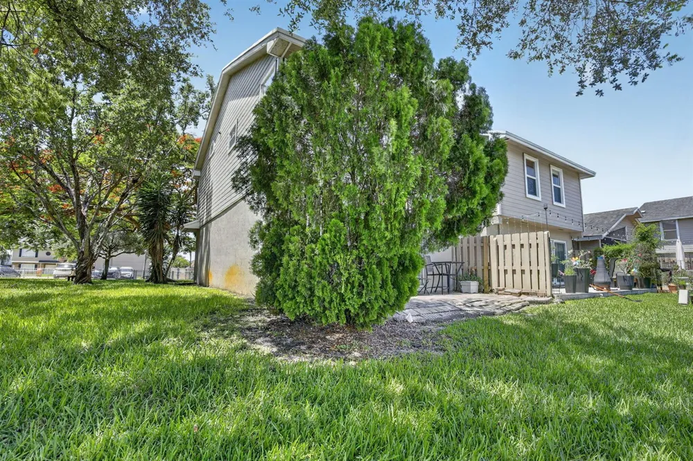 12175 NW 36th Place Sunrise, FL 33323