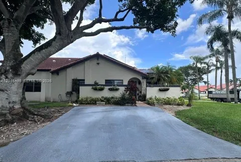 6633 NW 178th Ter