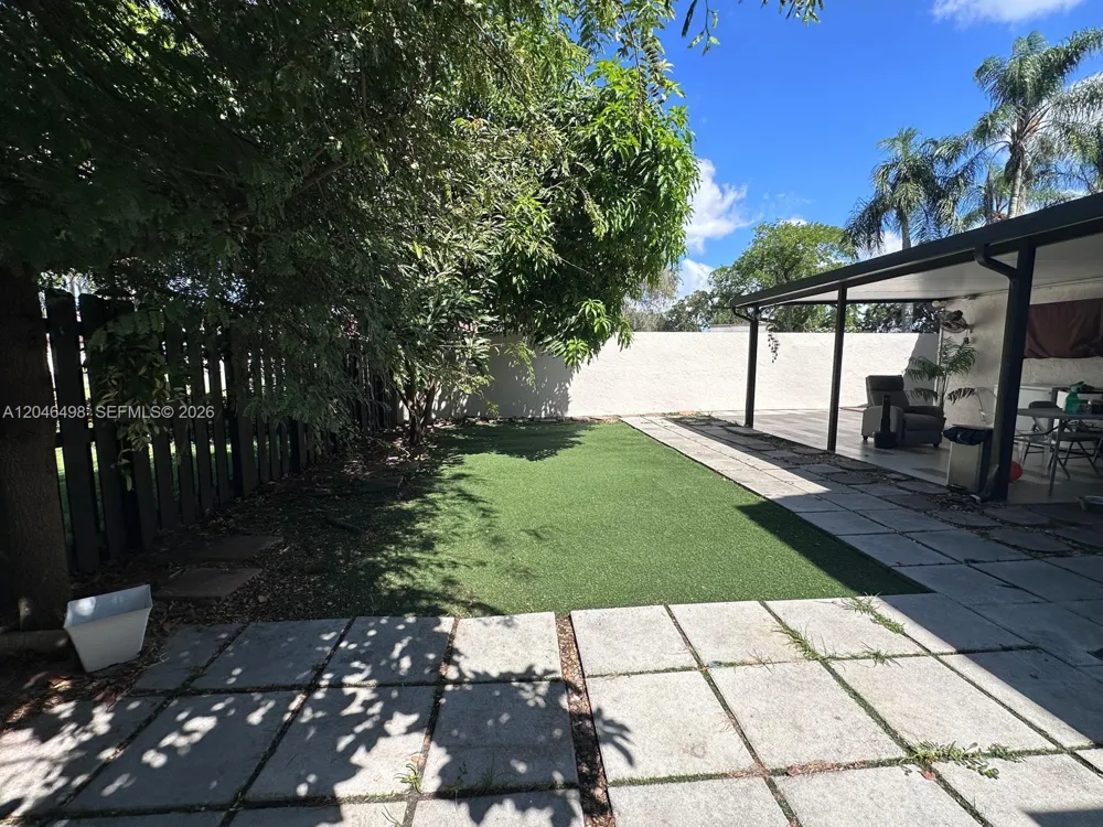 6633 NW 178th Ter Hialeah, FL 33015