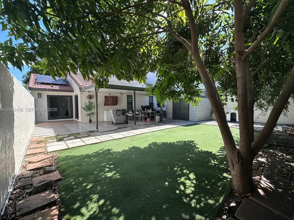 6633 NW 178th Ter Hialeah, FL 33015