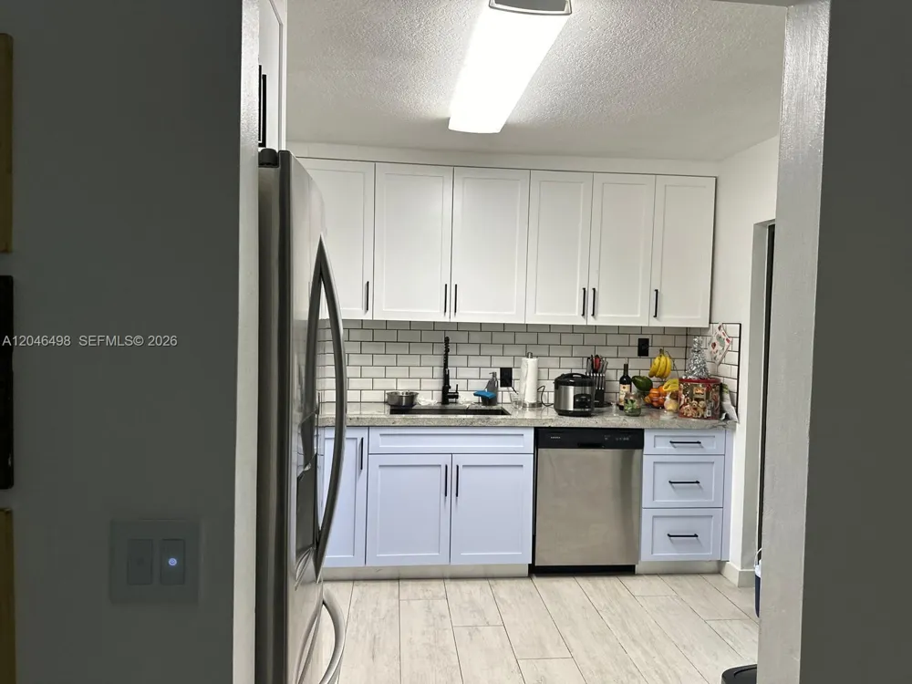 6633 NW 178th Ter Hialeah, FL 33015