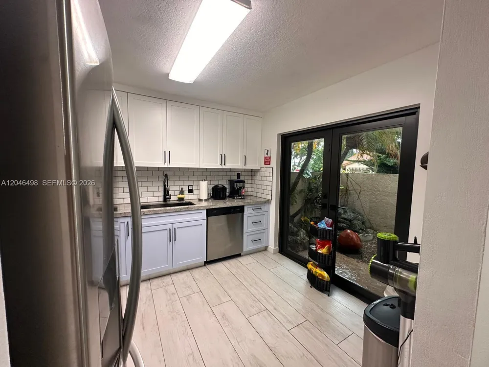 6633 NW 178th Ter Hialeah, FL 33015
