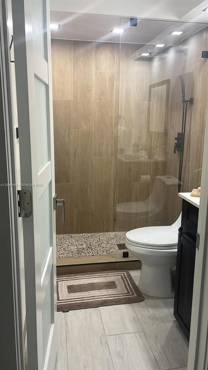 6633 NW 178th Ter Hialeah, FL 33015