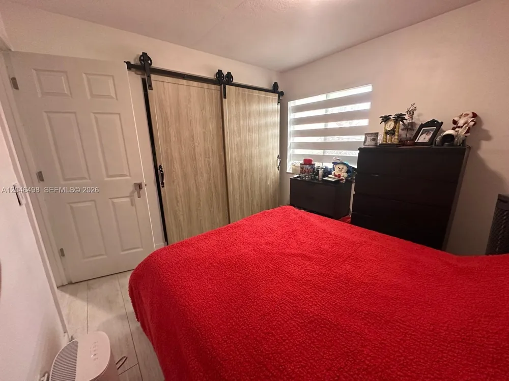 6633 NW 178th Ter Hialeah, FL 33015