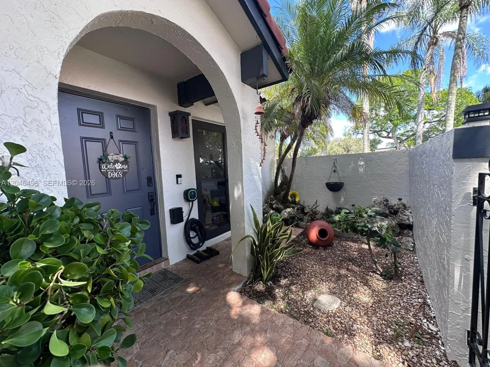 6633 NW 178th Ter Hialeah, FL 33015
