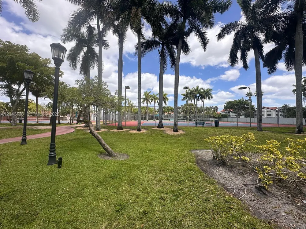 6633 NW 178th Ter Hialeah, FL 33015