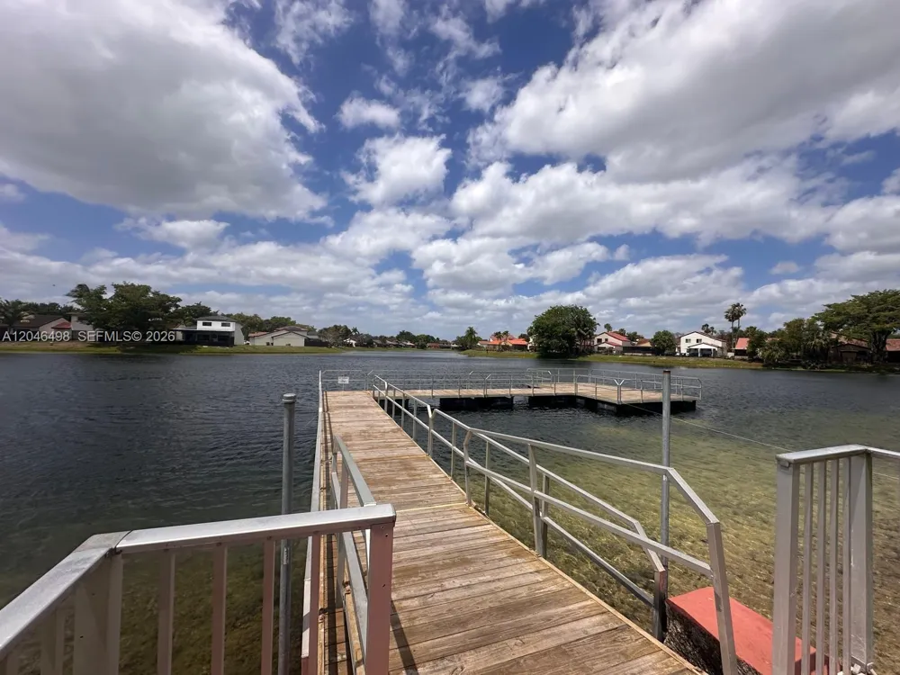 6633 NW 178th Ter Hialeah, FL 33015
