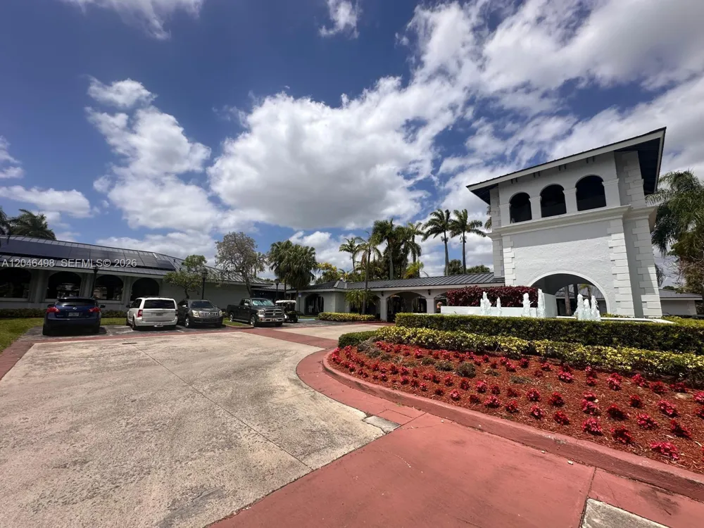 6633 NW 178th Ter Hialeah, FL 33015