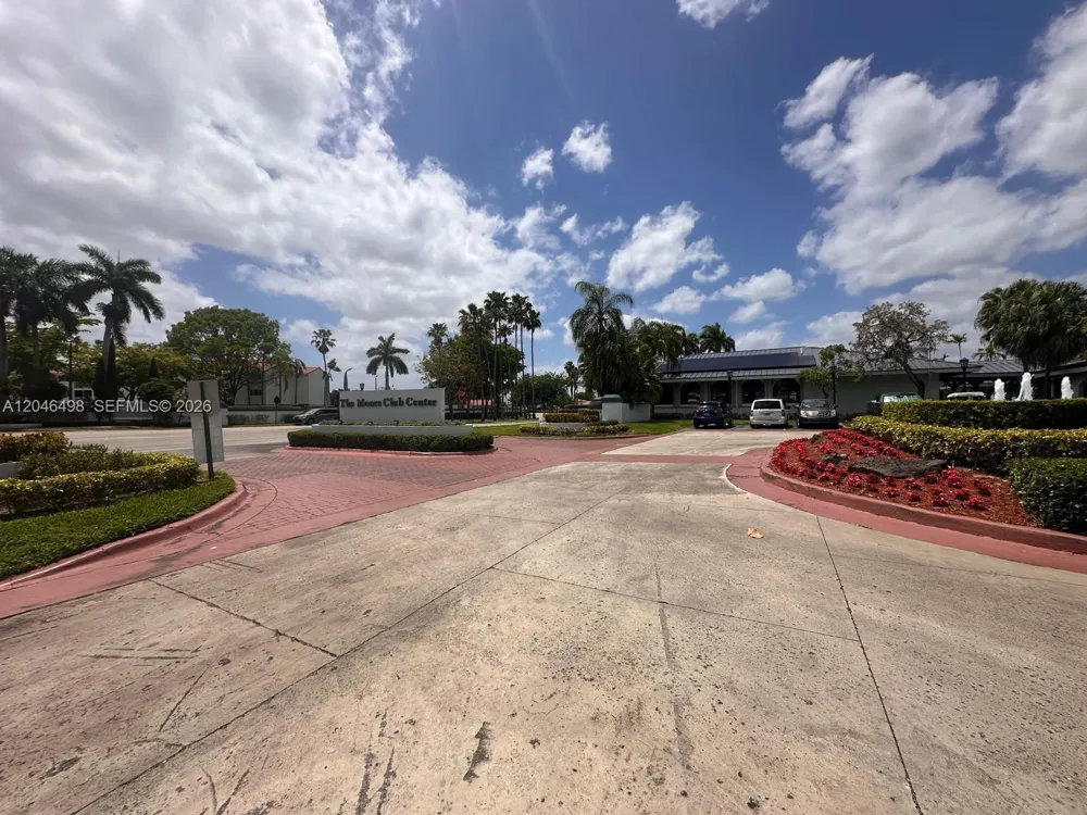 6633 NW 178th Ter Hialeah, FL 33015