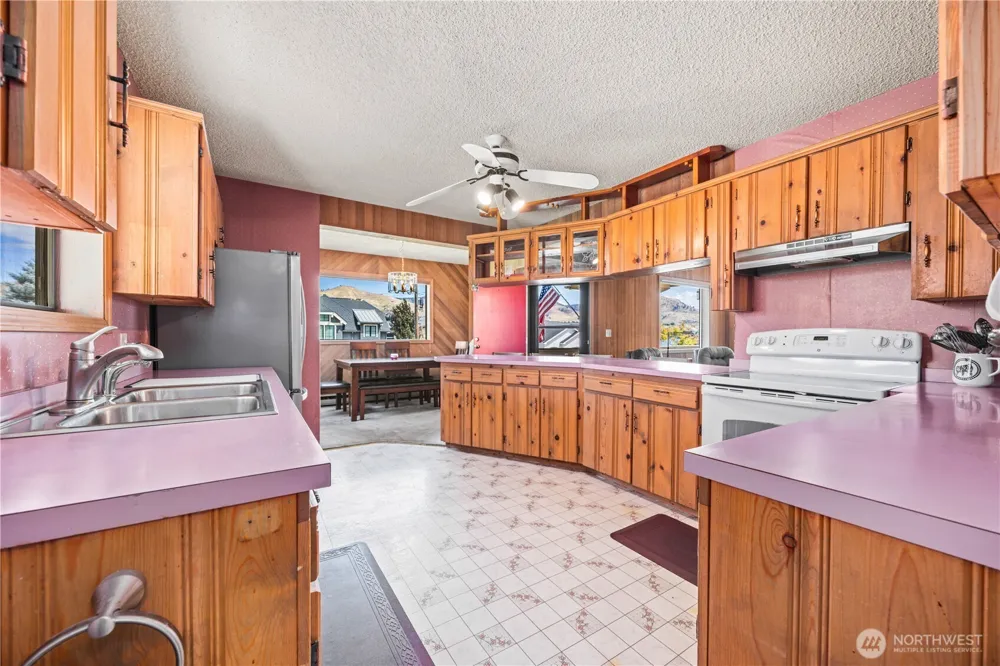 2111 W Terrace Avenue Chelan, WA 98816