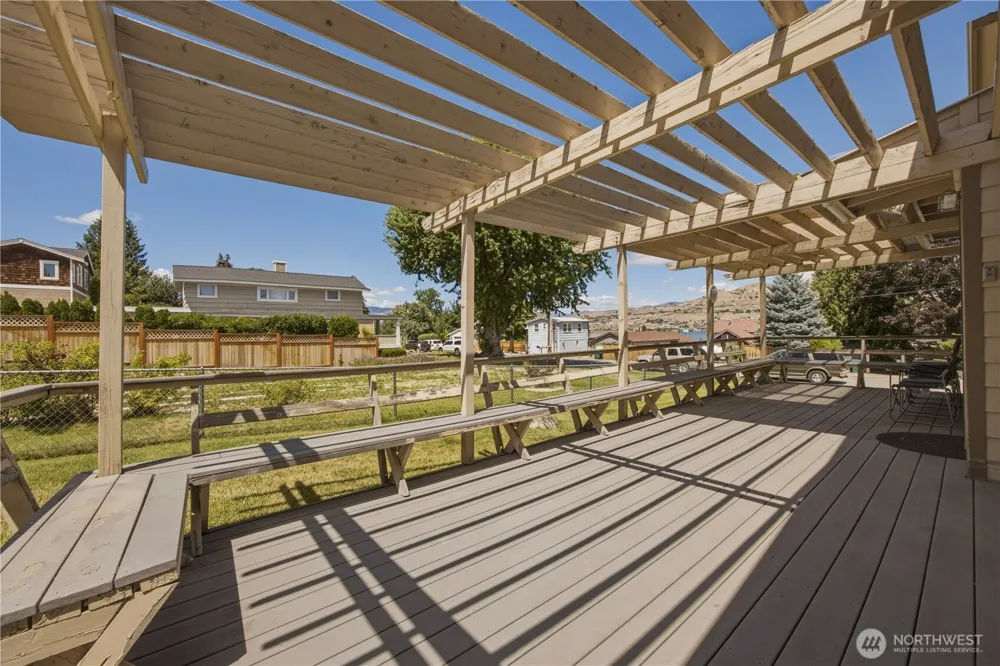 2111 W Terrace Avenue Chelan, WA 98816