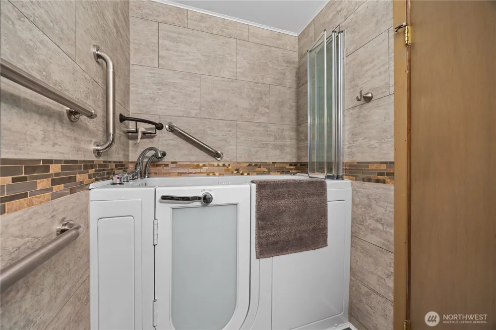 2111 W Terrace Avenue Chelan, WA 98816