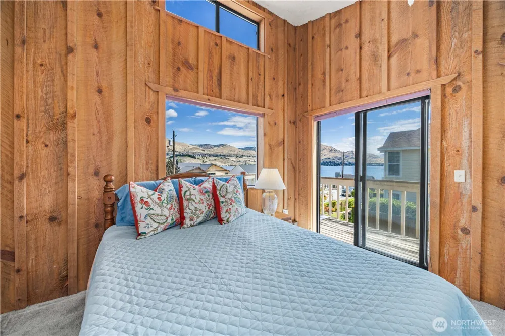 2111 W Terrace Avenue Chelan, WA 98816