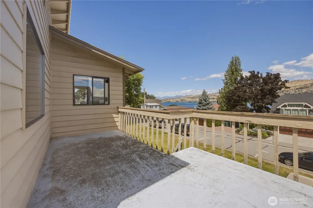 2111 W Terrace Avenue Chelan, WA 98816