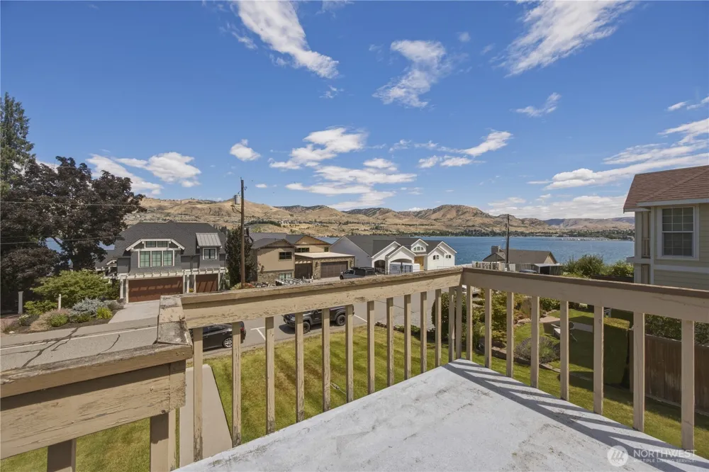 2111 W Terrace Avenue Chelan, WA 98816