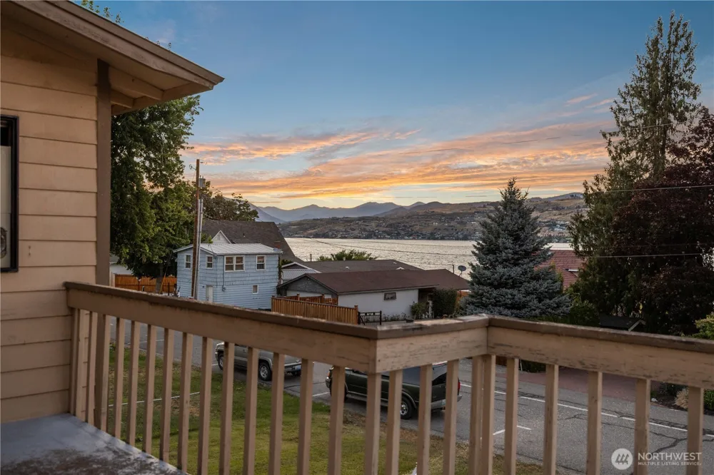 2111 W Terrace Avenue Chelan, WA 98816