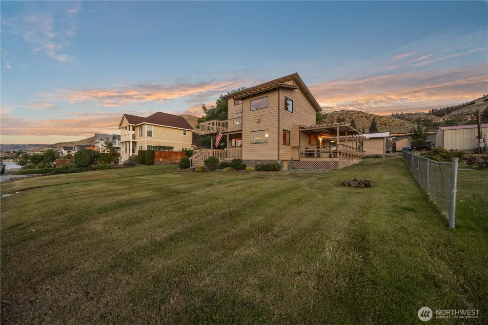 2111 W Terrace Avenue Chelan, WA 98816