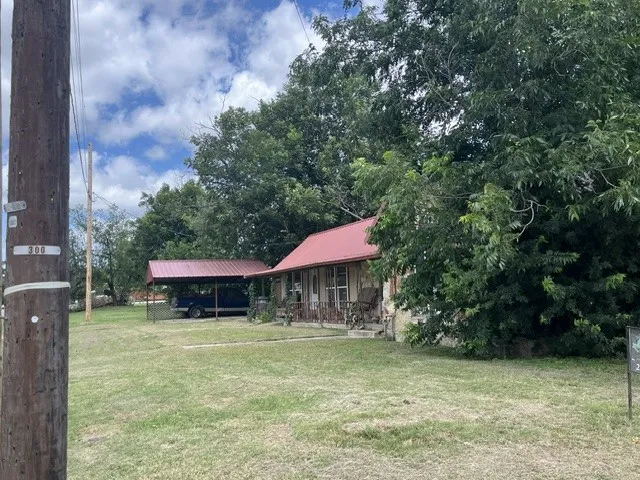 208 E 3rd Street Hico, TX 76457