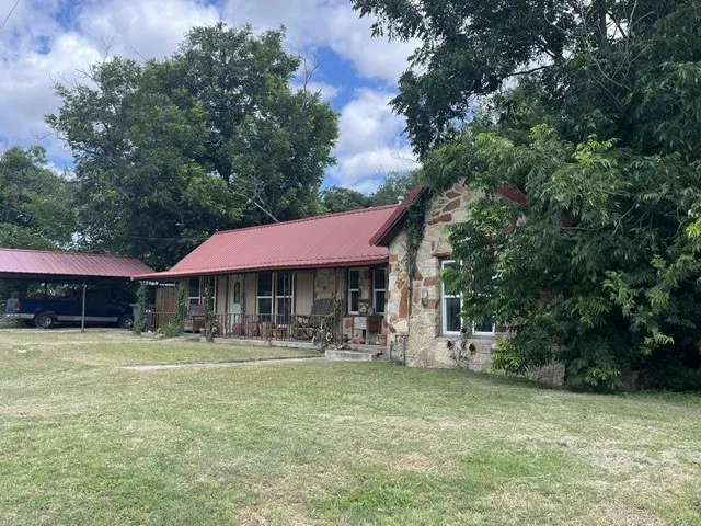 208 E 3rd Street Hico, TX 76457