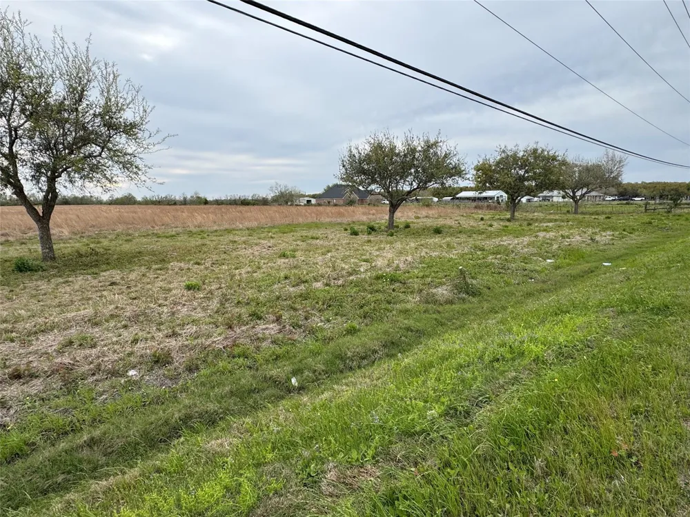 3 County Road 46 Danbury, TX 77534