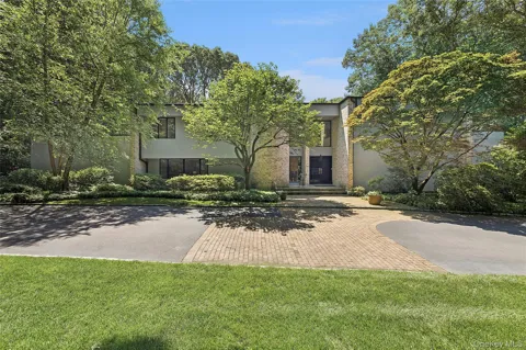 17 Danton Lane