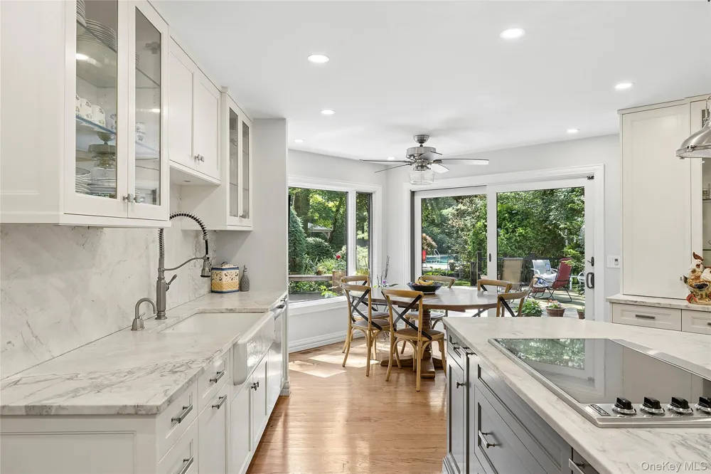 17 Danton Lane Locust Valley, NY 11560