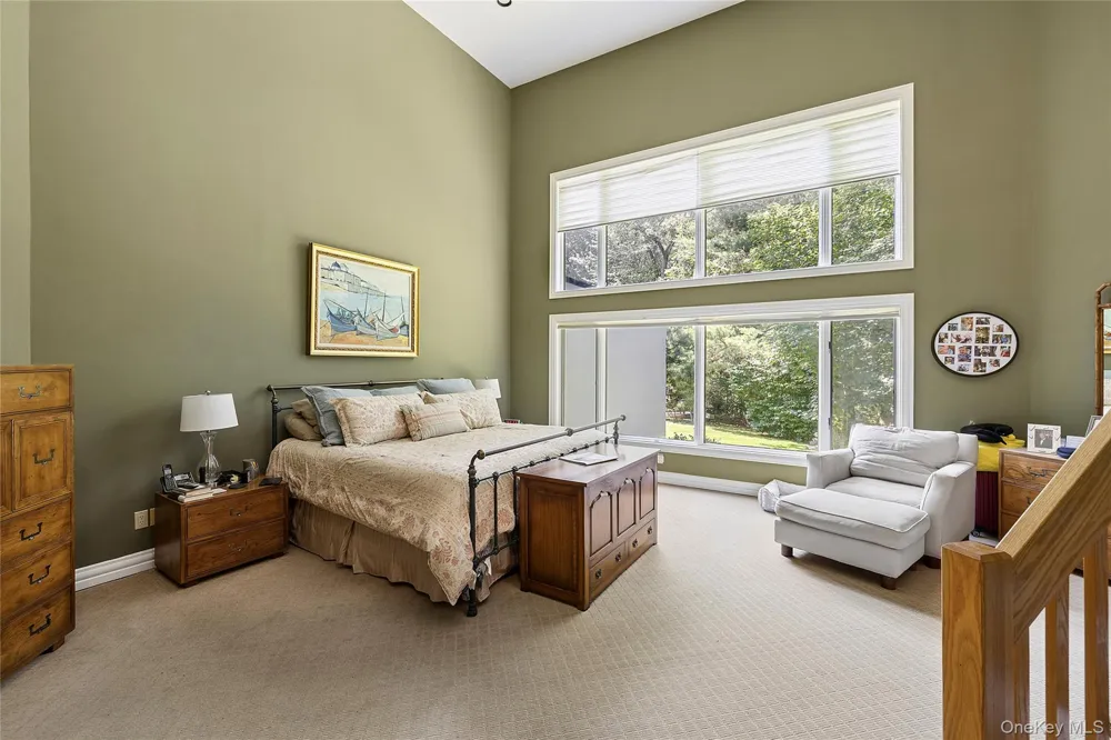17 Danton Lane Locust Valley, NY 11560