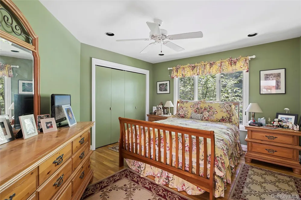 17 Danton Lane Locust Valley, NY 11560