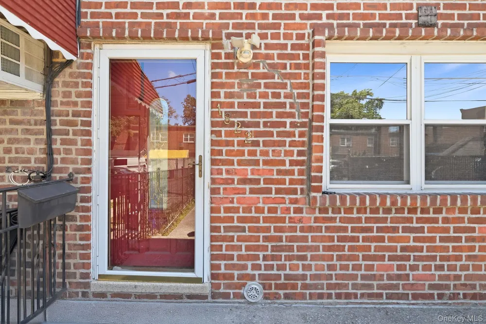 1822 Delancey Place Bronx, NY 10462