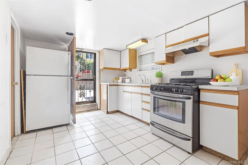 1822 Delancey Place Bronx, NY 10462