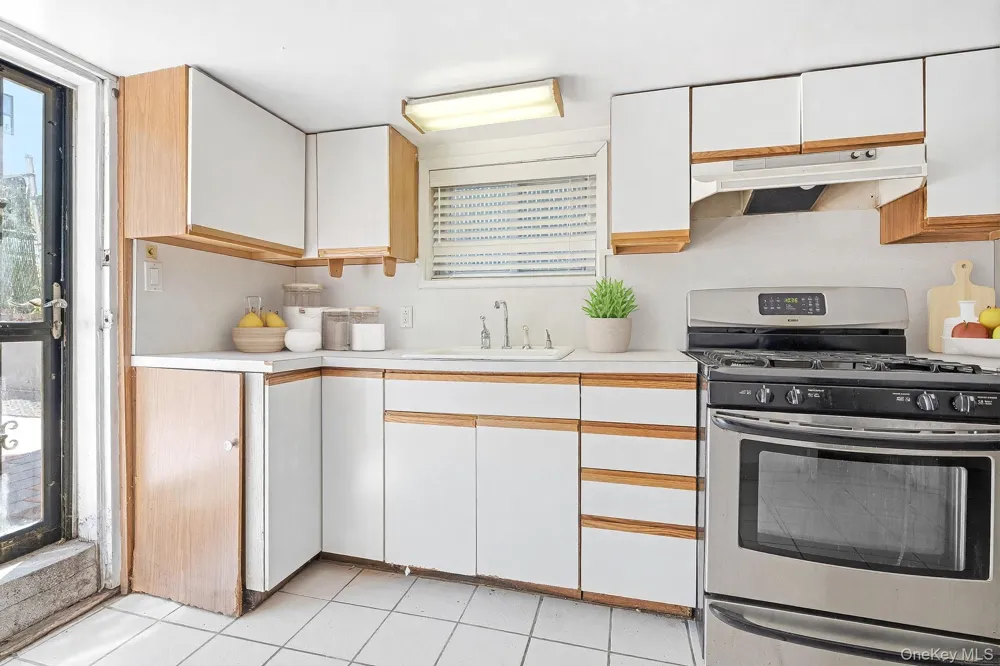 1822 Delancey Place Bronx, NY 10462