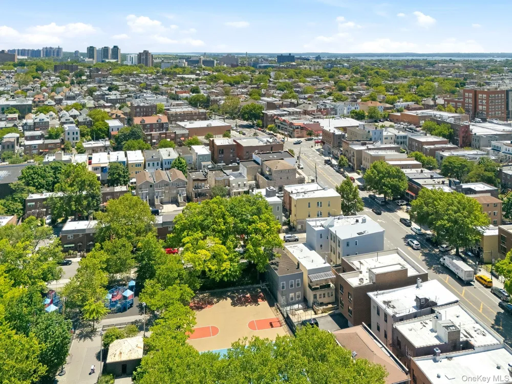 1822 Delancey Place Bronx, NY 10462