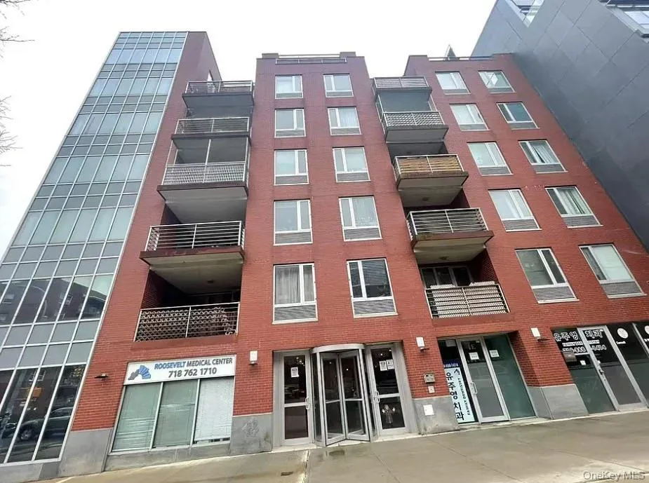 38-34 Parsons Boulevard #PH-D Flushing, NY 11354
