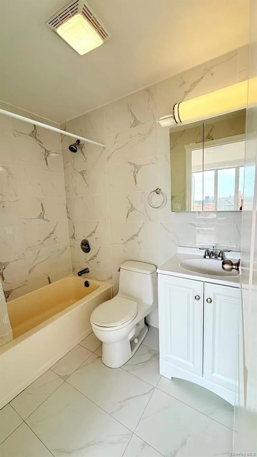 38-34 Parsons Boulevard #PH-D Flushing, NY 11354