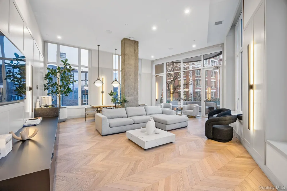 41st Avenue 29-18 #14B Long Island City, NY 11101
